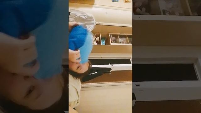 На зимних каникулах мне сделают стрижку Маллет и покрасят волосы черно-красный смотреть онлайн