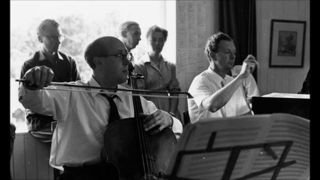 Debussy - Cello sonata - Rostropovich / Britten смотреть онлайн