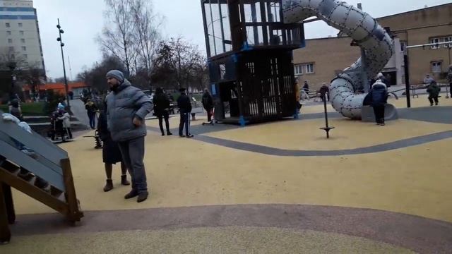 Г.Видное.Новая детская площадка у Искры. смотреть онлайн