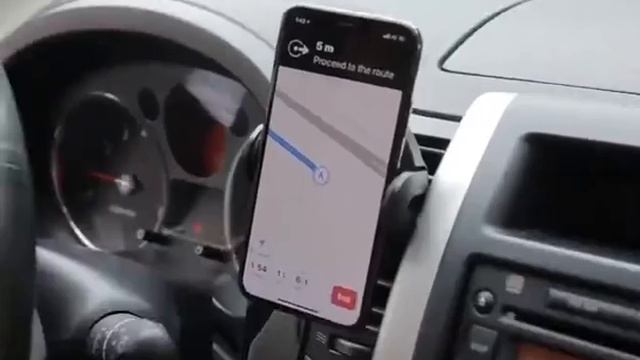 Индукционный автодержатель с беспроводной зарядкой 15W смотреть онлайн