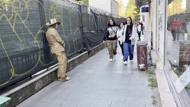 TRICK or TRAP? SCARY PRANKS to SCARE EVERYONE смотреть онлайн