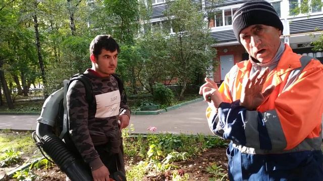 Зови начальника- Я что дурак что ли звать начальника.