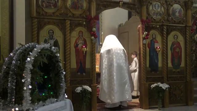 В Калинковичском Свято-Казанском соборе прошло ночное Богослужение в праздник Рождества Христова смотреть онлайн