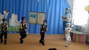 Казахский национальный танец мальчиков.