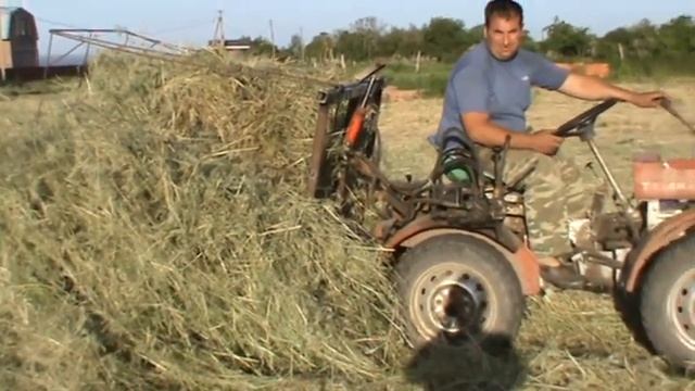 Механические вила для сгребания и перевоза (сено в растил) смотреть онлайн