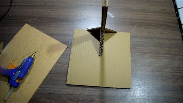 DIY. Как сделать левитирующий стол тенсегрити из картона.How to make a floating table out смотреть онлайн