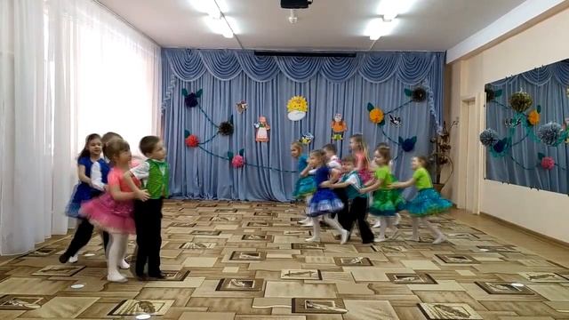 Эстрадный танец "Опа-опа,чики-чики" старшая группа "Цветные ладошки" смотреть онлайн