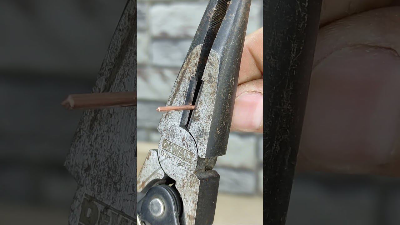 Обязательно запомни эту хитрость! Как легко закрутить саморез в разболтанное отверстие? #shorts смотреть онлайн