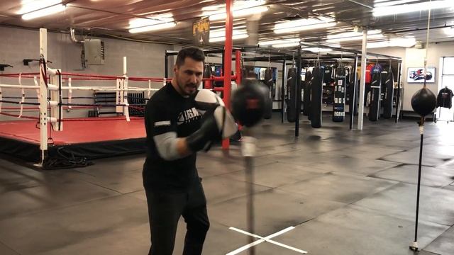 How To: Hit a Double End Bag смотреть онлайн