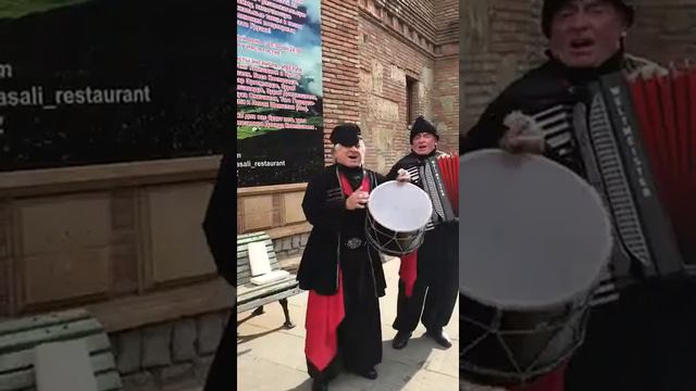 Хорошо поют!!!👍🏻👍🏻🎵🎶🥁 смотреть онлайн