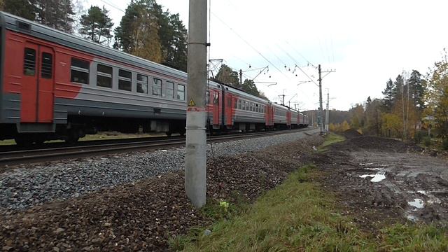 Электропоезд ЭД4М-0230 с приветливой бригадой. смотреть онлайн