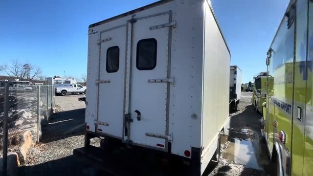 1998 Ford E-350 Box Truck смотреть онлайн