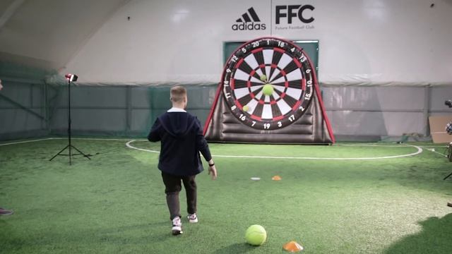 ИГРАЕМ НА 100.000₽ / САМЫЙ БОЛЬШОЙ ДАРТС смотреть онлайн