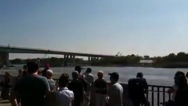3 сентября 2017. Авиашоу Ростов-2017 на набережной 3 сентября 2017. Ворошиловский мост. смотреть онлайн