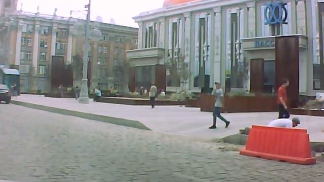 ВЕЛОСИПЕДИСТ БЕСТОЛКОВЫЙ смотреть онлайн