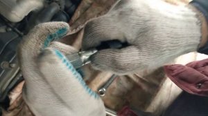 Volkswagen Touareg GP 2.5, дизель. Топливный шланг  тандемного насоса (замена).