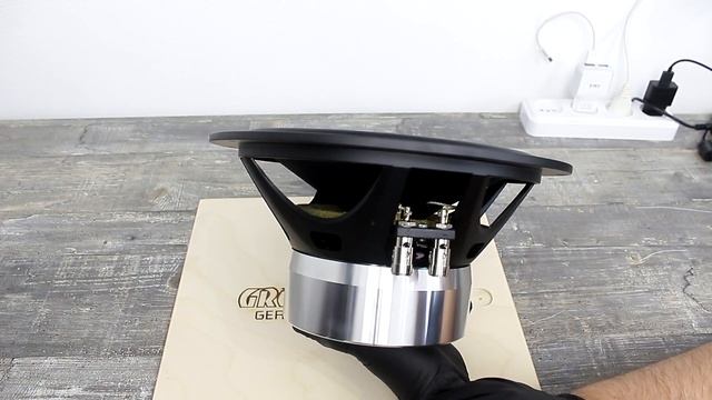 Сабвуфер за 100000 Ground Zero GZPW Reference 250 смотреть онлайн