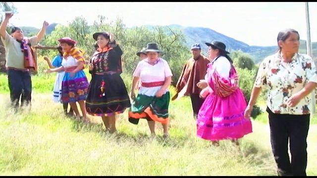 07 LAMEDA CCOCHA BETTY VALENZUELA AL COMPÁS DEL ARPA Y VIOLÍN смотреть онлайн