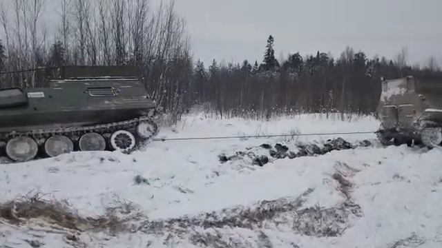 МТЛБ спасает ГТТ смотреть онлайн