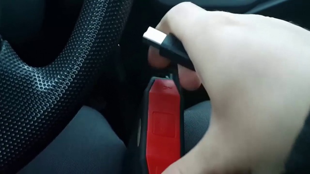 Delphi DS150E Как Обновить Прошивку Мультимарочного Автосканера без Разборки смотреть онлайн