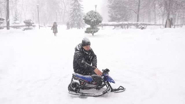 ЭлектроСНЕГОКАТ White Siberia Belek, твой ребенок точно такой захочет! смотреть онлайн