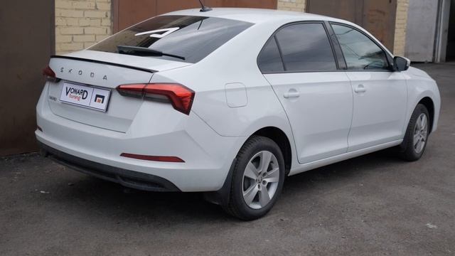 Стильный лаконичный спойлер для Вашего Шкода Рапид в черном глянце смотреть онлайн