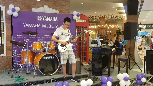 Lead Guitar Show at Lotus Bangyai by Yamaha Music School смотреть онлайн