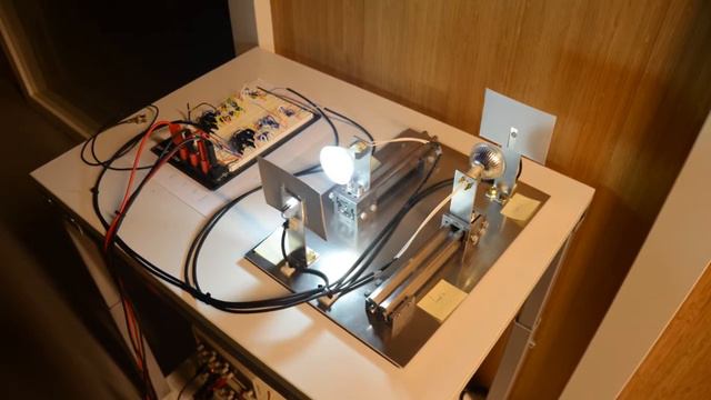 A genetic switch made of light смотреть онлайн