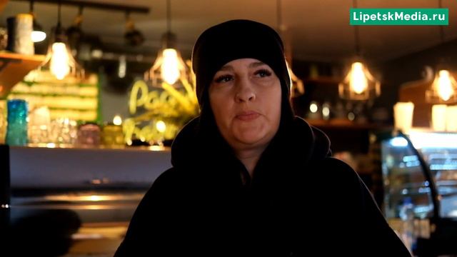 Назад в девяностые: бизнесменам Ельца звонит с угрозами «Дед Мороз» и разбивает окна в заведениях смотреть онлайн