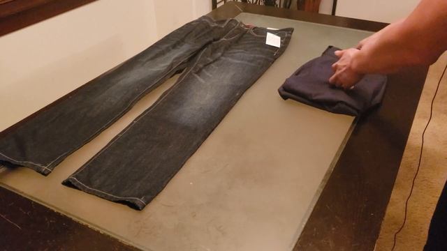 How To Properly Fold Pants & Jeans | New Laundry Folding Life Hack! смотреть онлайн