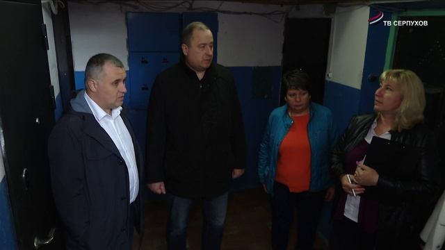 Глава Серпухова проверил состояние подъездов и дворов в Липицах смотреть онлайн