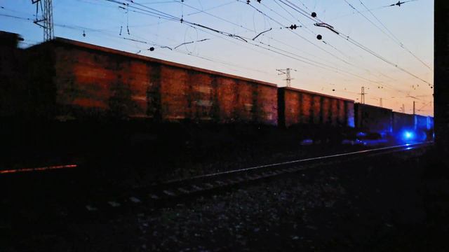 «Встреча» ВЛ10У-645 и 2ЭС6-989 С Грузовыми На Новокузнецк-Восточный и Новокузнецк-Сортировочный смотреть онлайн