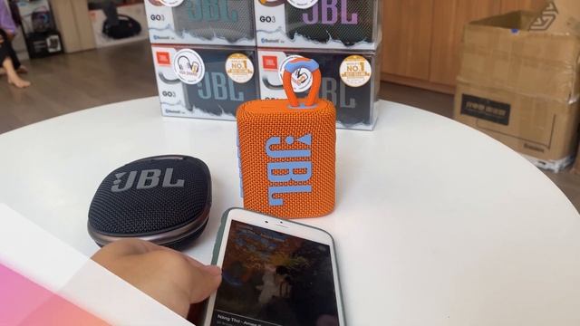 JBL GO 3 & JBL CLIP 4 l CHEAP but who is BETTER ? Sound Test смотреть онлайн