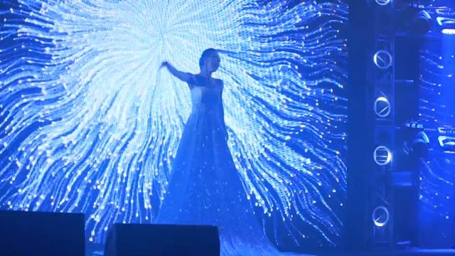 VG Show: 3D Mapping Dress + Opera Voice. 3Д платье, 3д мэппинг