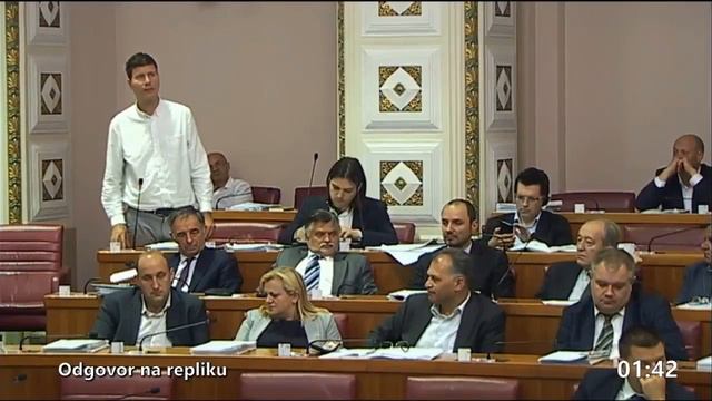 Na Pernarovu raspravu Radin i Pupovac napustili sabornicu смотреть онлайн