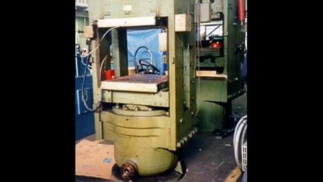 26 in. x 26 in. EEMCO 565 Ton Slab Side Press # 1815-1 смотреть онлайн