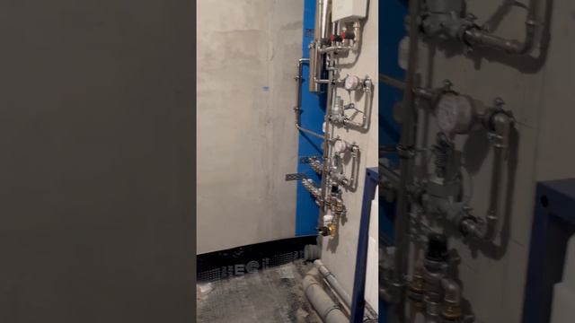 Маленький санузел с хреновой сантехникой! смотреть онлайн