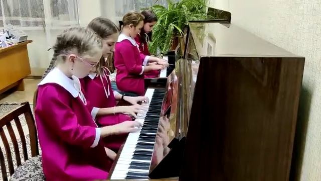 С. Прокофьев Гавот из классической сюиты. смотреть онлайн