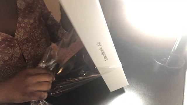 NEW MacBook Air W/ Touch ID Unboxing 2019 смотреть онлайн