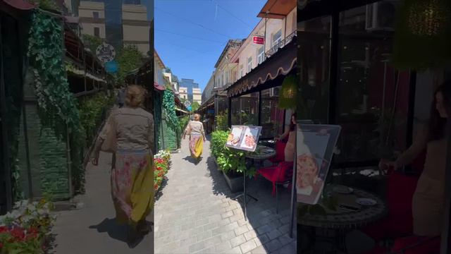 Ля какая улочка #зубарев #еда #шутки #юмор смотреть онлайн