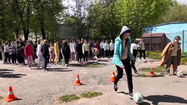 «Мы - в игре» 5-11 классы МБОУ «Школа №15» г.Рязань #футболвшколе смотреть онлайн