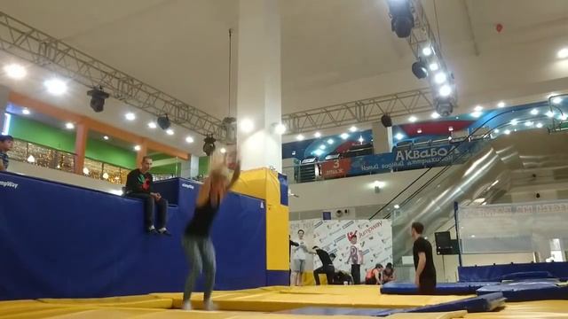 Батутный фристайл/ Trampoline freestyle смотреть онлайн