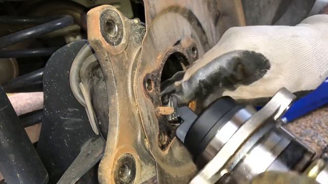 Kia Soul how to replace rotors and wheel hub assembly, wheel hub bearing смотреть онлайн