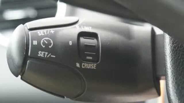 Peugeot 308 SW 1.6 Vti 16v Style/Leer/Panodak/ECC/PDC смотреть онлайн