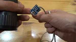 Переделка LED фонарика на более емкий аккумулятор