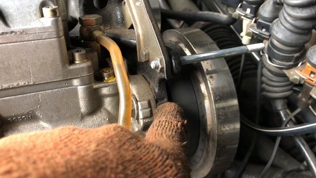 Once and for all, we put timing marks on the Audi A6 C4, 2.5 TDI engine. смотреть онлайн