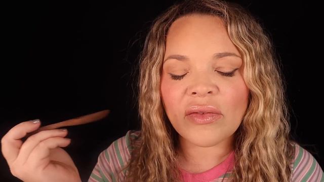 ASMR Eating Your Face With a Wooden Spoon (tasty) смотреть онлайн