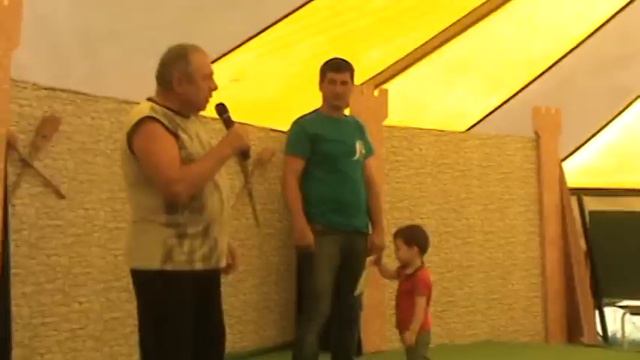 Отдыхающий внук и дедушка Афанаси в детском ценре ЕЛИМ-Баурчи 24.07.16 смотреть онлайн