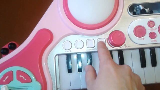 ELC синтезатор детский c микрофоном,играем и поем,singing and playing ELC смотреть онлайн