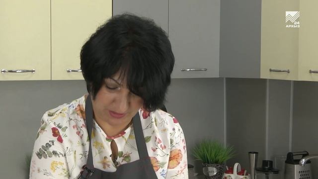 Наша кухня. Готовим долму и запеченные яблоки с творогом (06.10.2019) смотреть онлайн